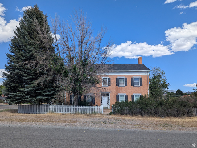 190 N 200 E — photo