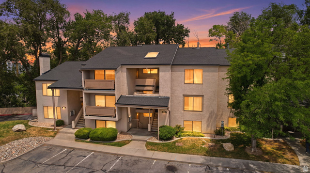 925 E Creek Hill Ln #30 — photo