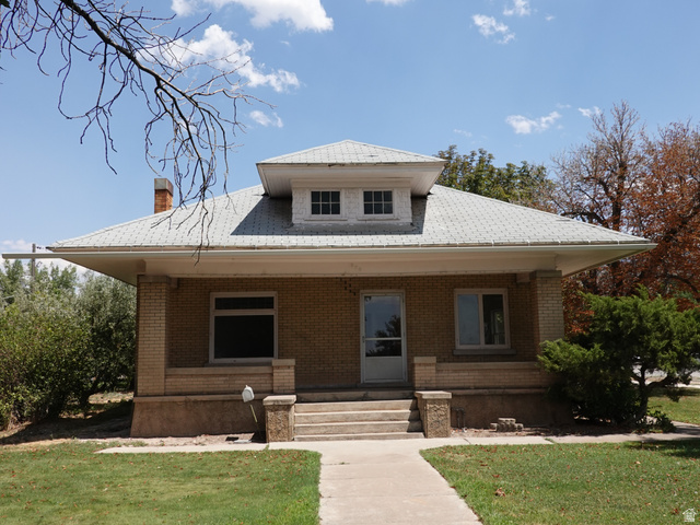 306 N Main St — photo