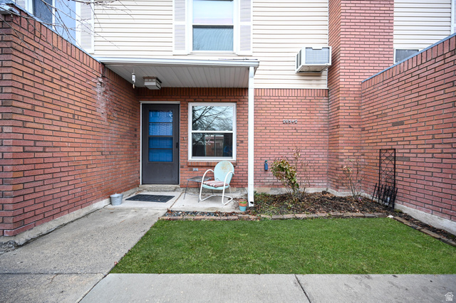 285 W 600 N #2 — photo