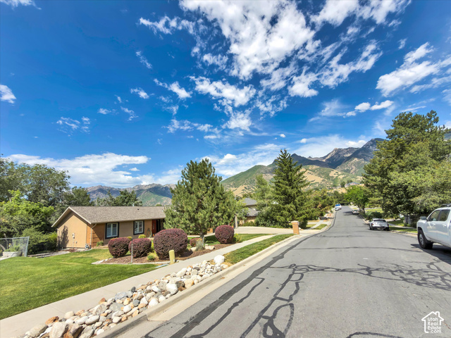 2863 E Fallentine Rd, Sandy, UT 84093 — photo 3