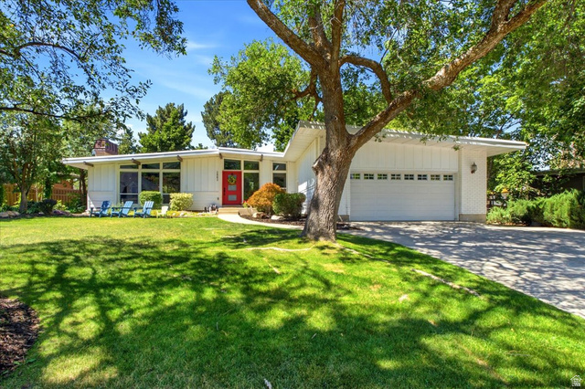 2882 E Etienne Way — photo