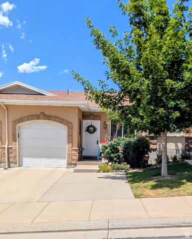 721 W Fairway Dr — photo