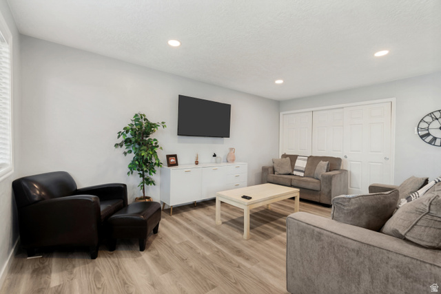 521 W Tiffany Town Dr — photo