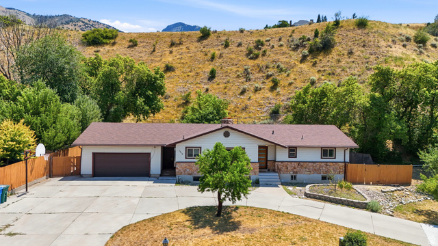 1410 E Sumac Dr — photo