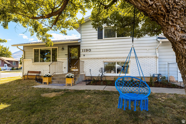 1190 N Quincy Ave — photo