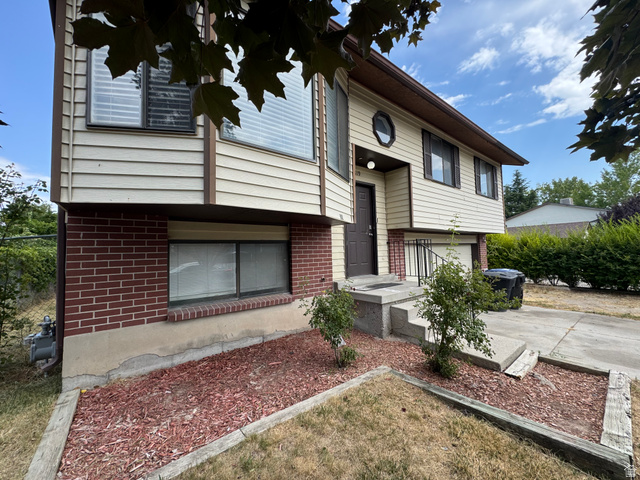 6119 Park Wood Dr — photo