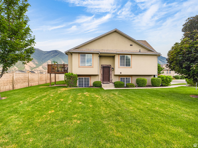 2933 E Somerset Dr — photo