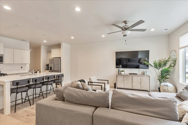 1104 S 200 E — photo