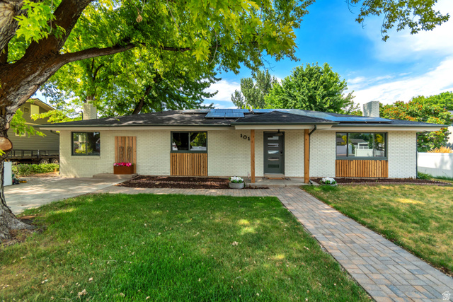 1010 W Maple Rd, Mapleton, UT 84664