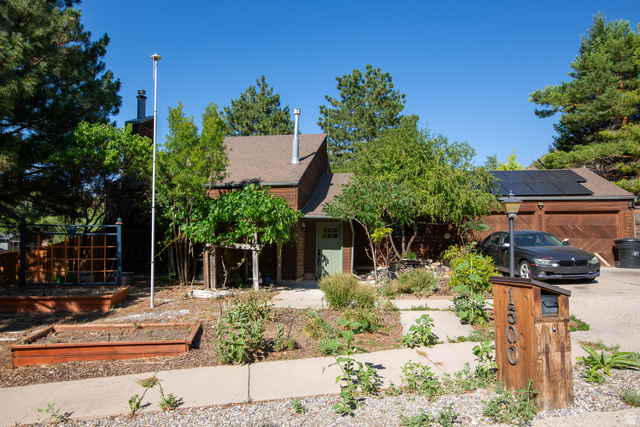 1500 Sumac Dr — photo
