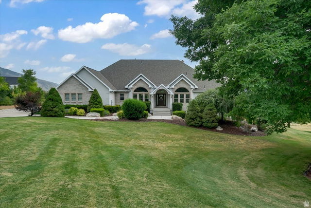 2945 N Canyon Ridge Dr — photo