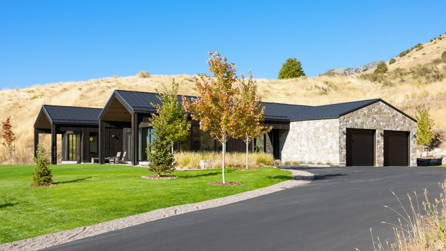1647 E Quail Canyon Dr — photo