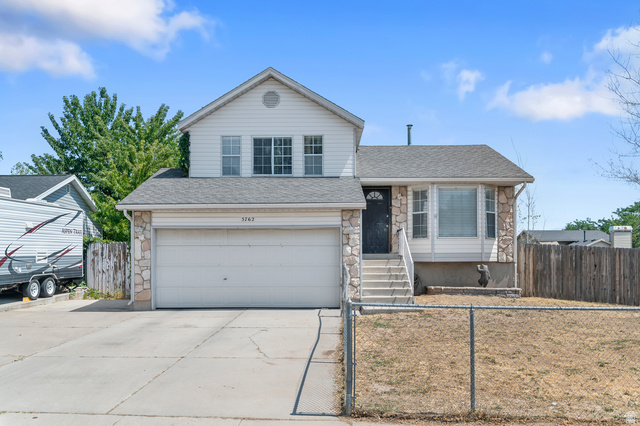 5762 W Chambre Dr — photo