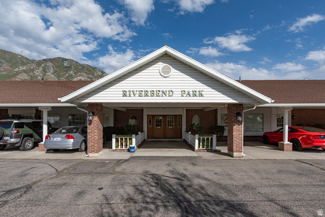1190 N Spring Creek Pl — photo