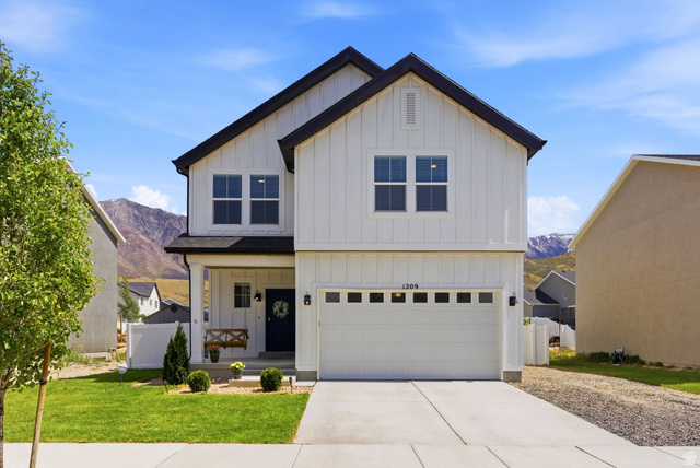 1209 S Red Cliff Dr — photo