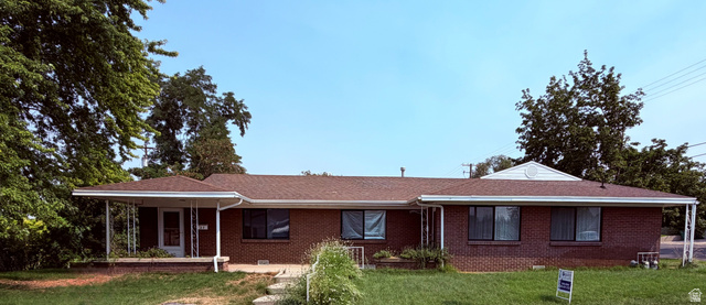 27 E Main St #1-4 — photo