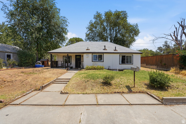 5470 S 2300 W — photo