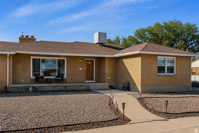 5185 S 2100 W — photo