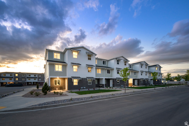 536 W Empress St #48 — photo