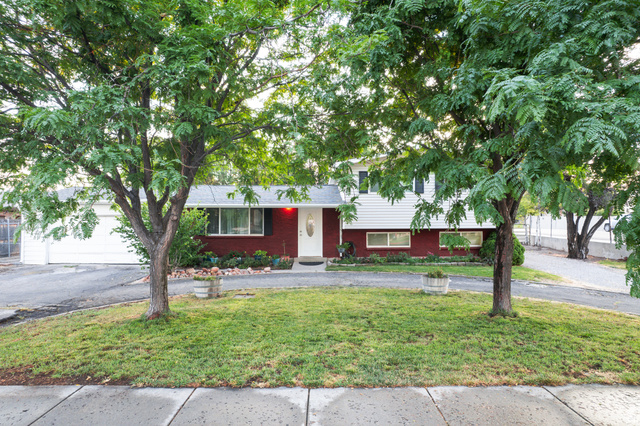 7282 S 2700 W — photo