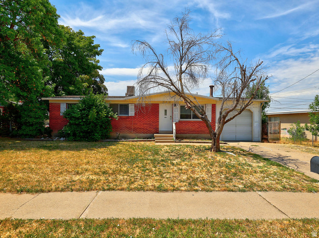 225 N Green Dr — photo
