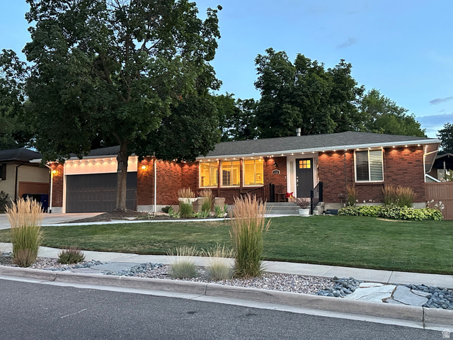 2092 E Somerset Dr — photo