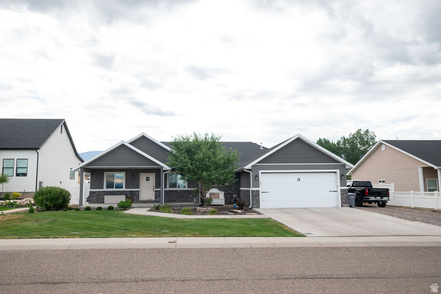 490 N 1000 E — photo