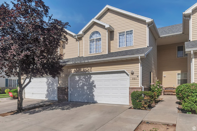 251 S Parkside Ct — photo
