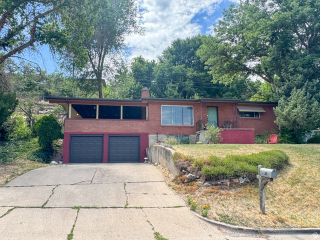 4835 E Burch Creek Dr — photo