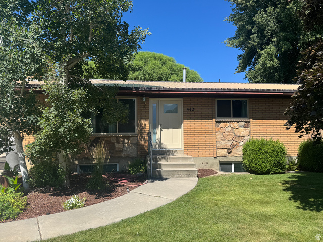 442 S 260 E — photo