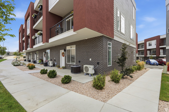 460 E Depot St #113 — photo