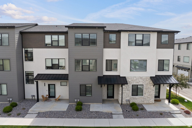 516 S 1040 W — photo