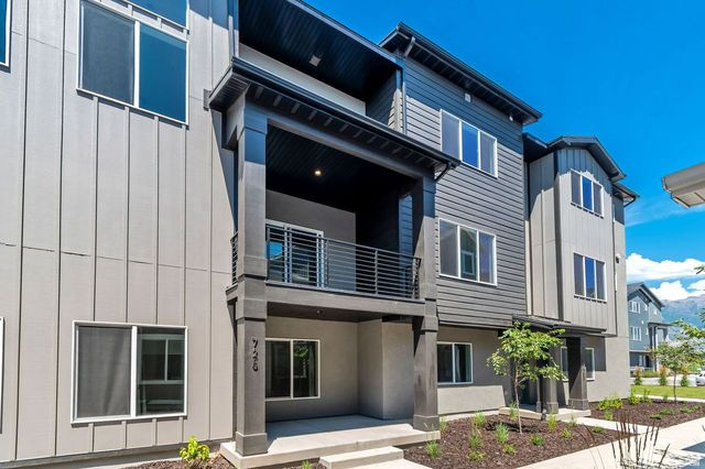 728 W 520 S — photo