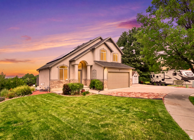 1126 E Benchview Dr — photo