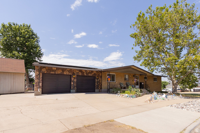 4251 S 2350 W — photo