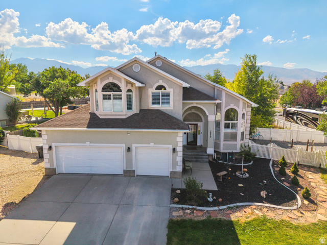 1072 Davenport Dr — photo