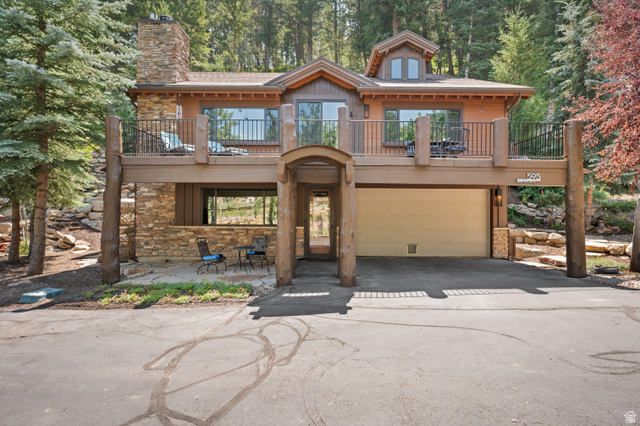 595 Parkview Dr — photo