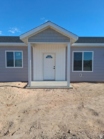 5949 N 4050 W — photo