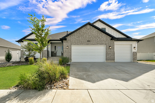 3024 S 2325 W — photo