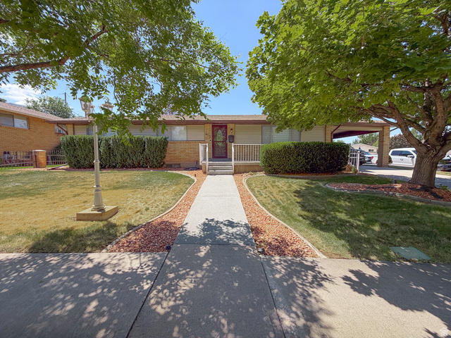 455 Circleway Dr — photo