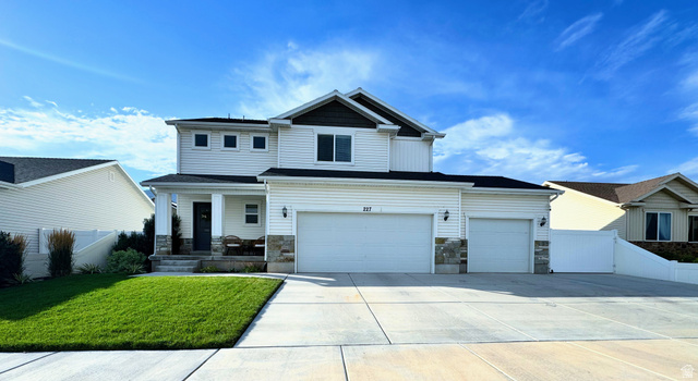 227 W Braeburn Ln #Lot 8 — photo
