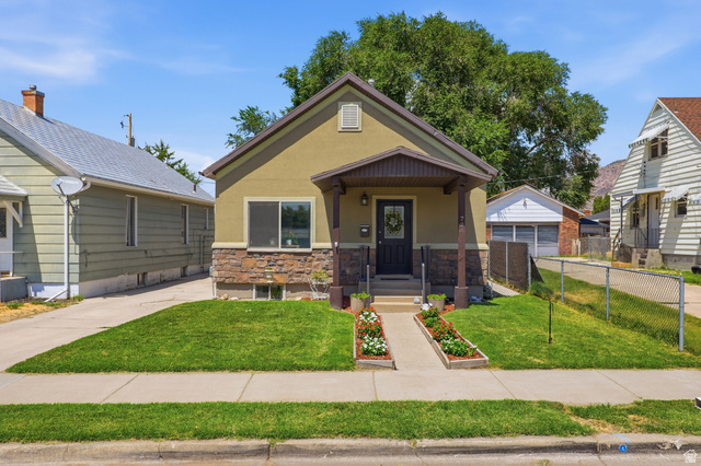 724 Canyon Rd — photo