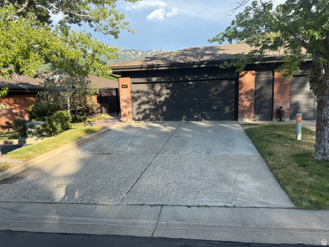 2037 S Mapleview Dr — photo