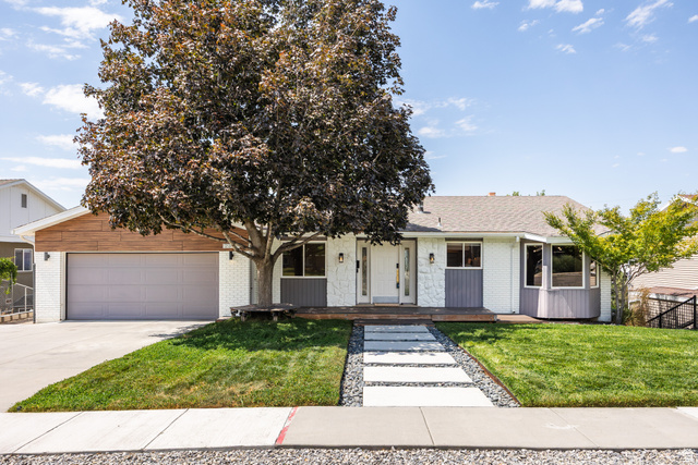 2399 Catalina Dr — photo
