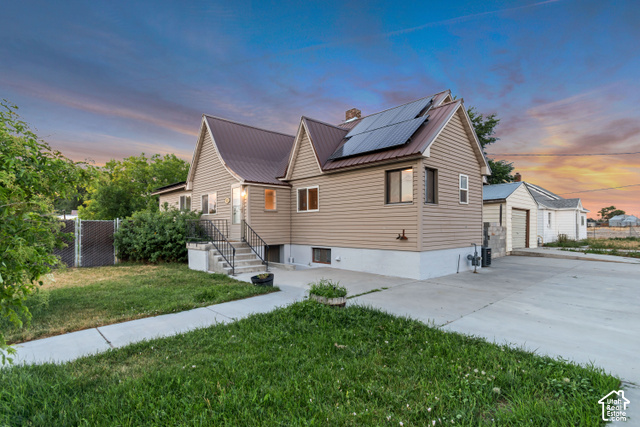 112 W 200 N — photo