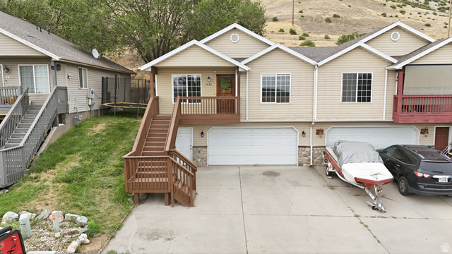 1424 N Spring Mountain Dr — photo