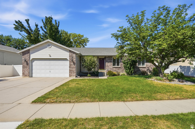 38 W Clay Park Dr — photo