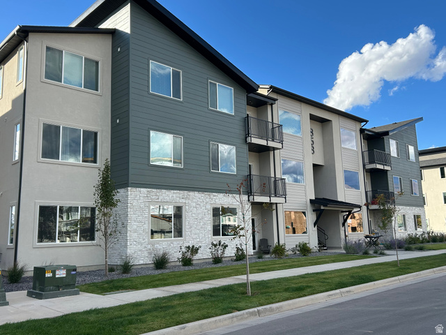 333 E Volunteer #10-201 — photo