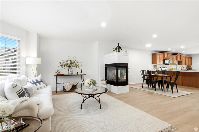 1339 E Lake Springs Ln — photo